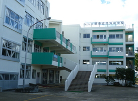 校舎外観 校舎外観